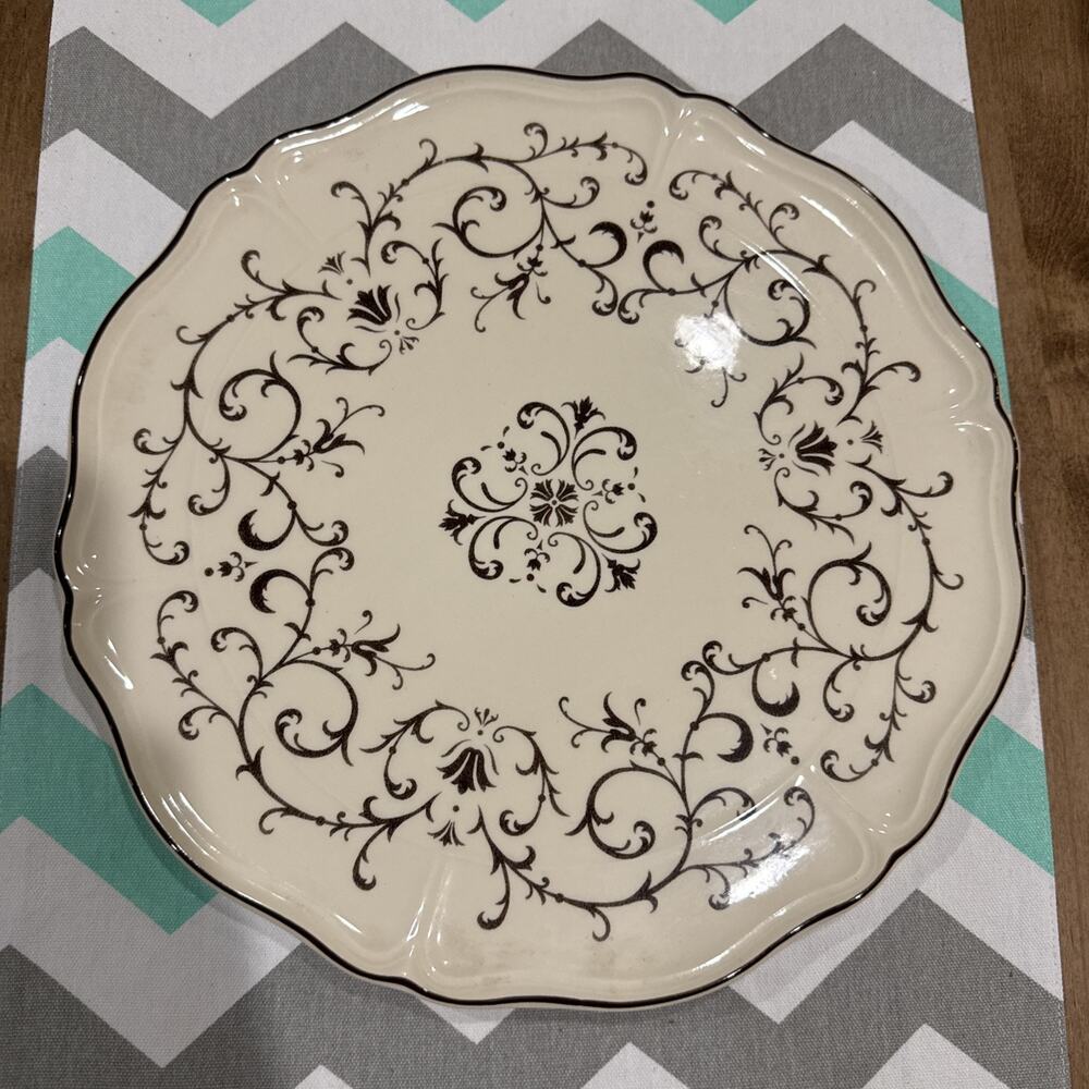 Wedgwood Queensware Queens Filigree serving platter Tray Round 12”